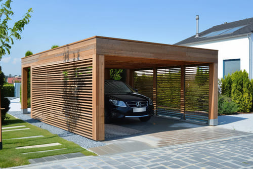 Moderner Carport aus Holz mit Flachdach – stilvoller und funktionaler Schutz für Fahrzeuge | PolenDeals.de