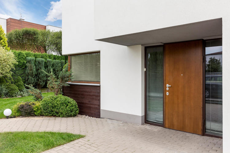 Moderne Haustür aus Polen in hochwertigem Design – geliefert von PolenDeals.de